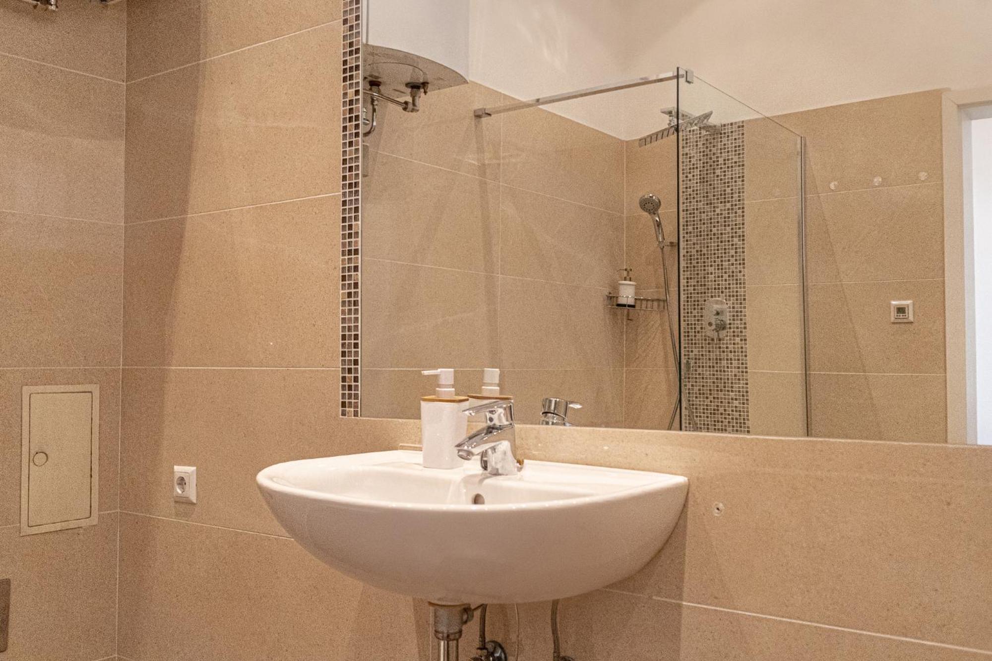 Special Vintage Viennese Apartment - 12Min F Downtown Exteriör bild